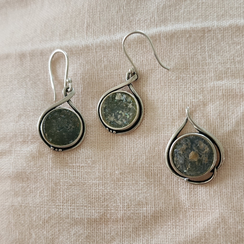 Beautiful abalone and silver set pendant & earrings 🐚🌊
